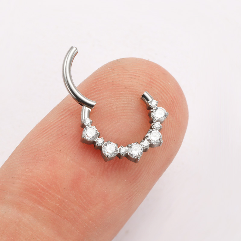 ASTM F136 TItanium Daith Click - Zoor Body Jewelry บทวิจารณ์และราคา