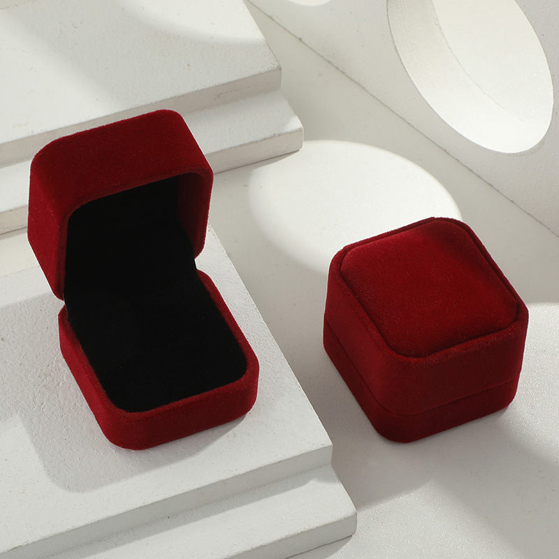 Square Red Engagement Velvet E - Body Jewelry Display บทวิจารณ์และราคา
