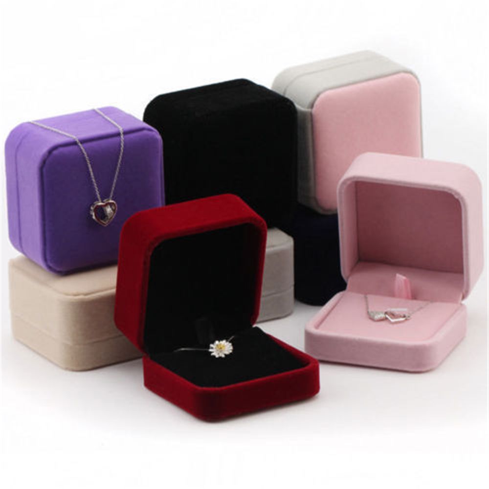 Square Red Engagement Velvet E - Body Jewelry Display บทวิจารณ์และราคา