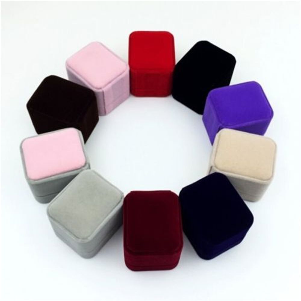 Square Red Engagement Velvet E - Body Jewelry Display บทวิจารณ์และราคา