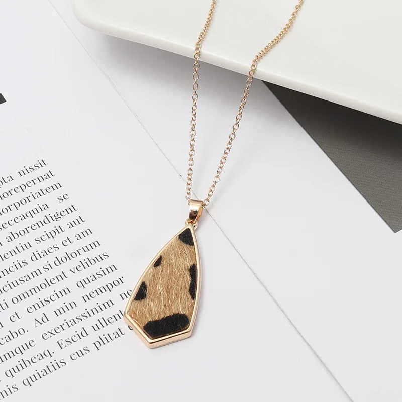 Acrylic Abalone Shell Leopard  - Body Jewelry Brands บทวิจารณ์และราคา