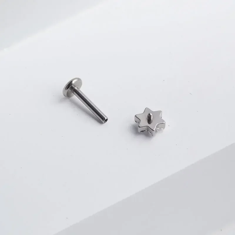 ASTM F136 Titanium Flower Pier - Zoor Body Jewelry บทวิจารณ์และราคา