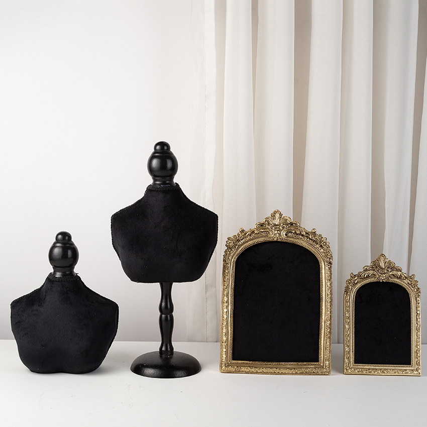 Black Velvet Bust Form Jewelry - Body Jewelry Store บทวิจารณ์และราคา